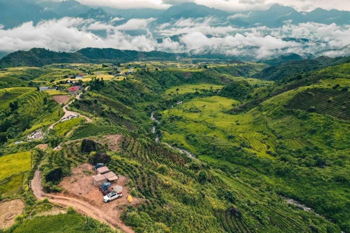 Top Trekking Routes in Sapa: Explore Northern Vietnam’s Mountain Wonderland top-trekking-routes-in-sapa-explore-northern-vietnams-mountain-wonderland-4 Top Trekking Routes in Sapa: Explore Northern Vietnam’s Mountain Wonderland