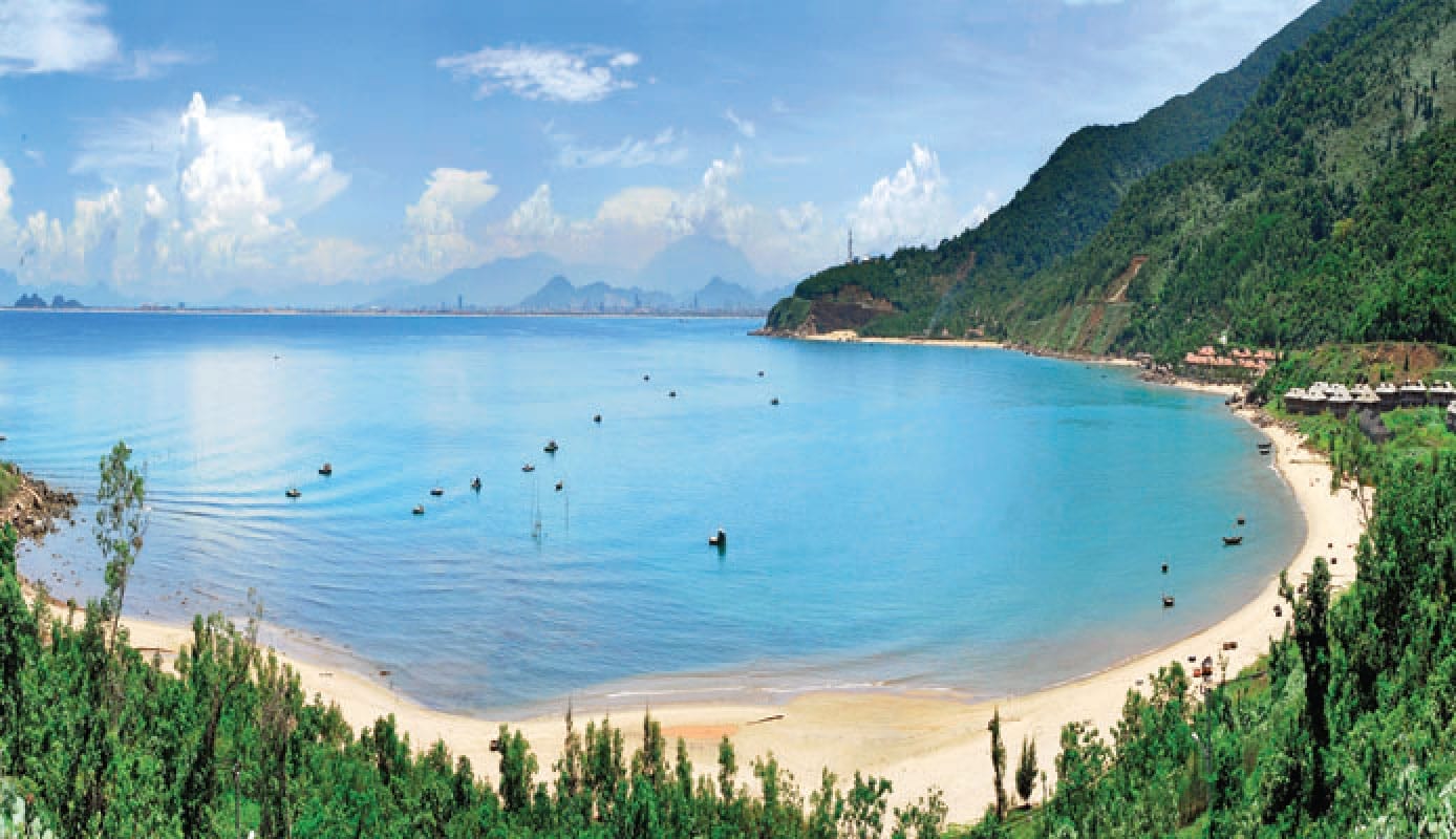 Best Beaches Between Da Nang and Hoi An tien-sa-beach-danang-1 Best Beaches Between Da Nang and Hoi An